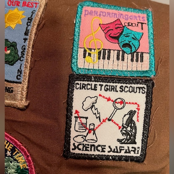 Girl Scouts USA Brownies Vest With Patches - Medium 10/12 - Vintage 90’s - Picture 8 of 11